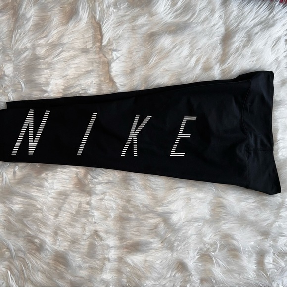 Nike Black and White Athletic Leggings - Picture 2 of 8